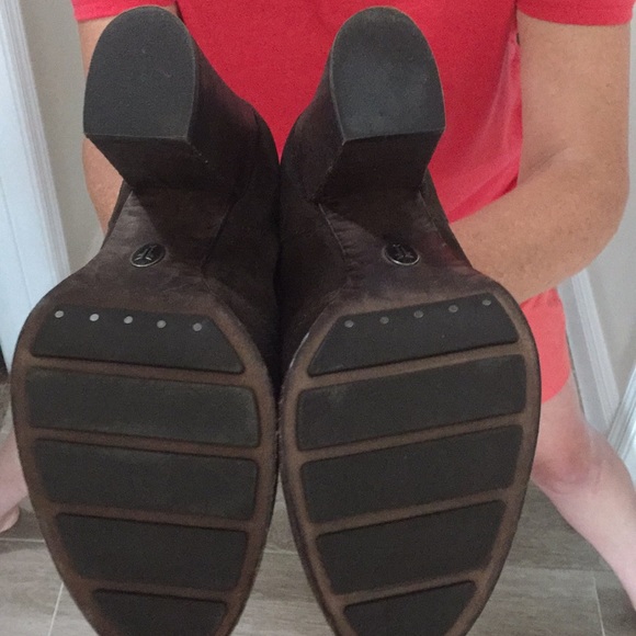 Frye dark brown suede lace up ankle boots - Picture 4 of 4